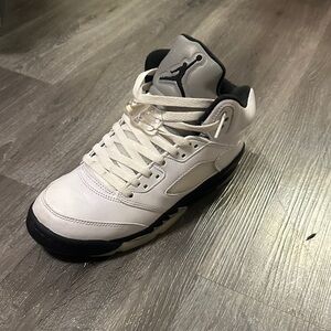 Jordan 5 Retro Men's White and Black Sneakers